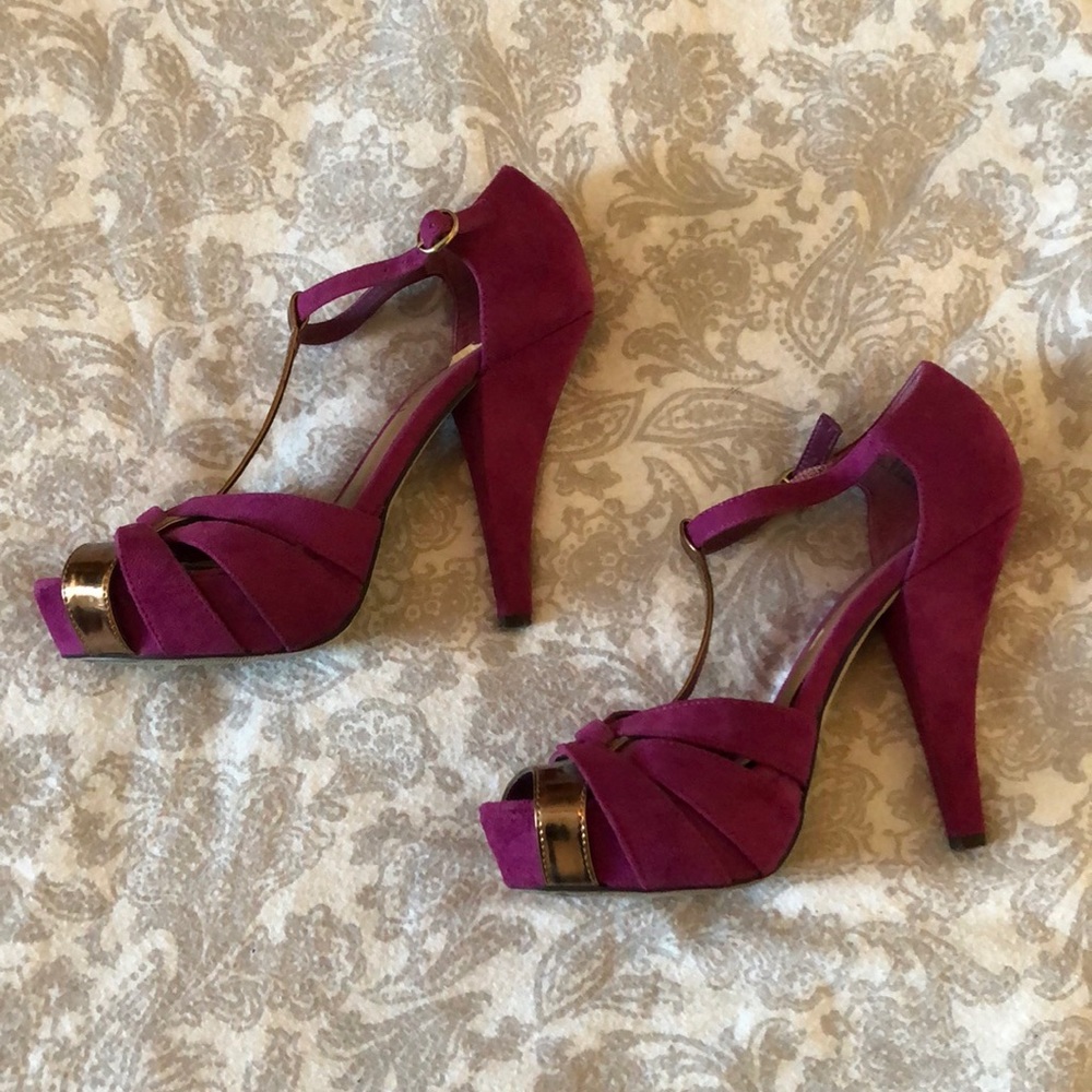 Madden Girl Hopeee T-Strap Platforms size 7